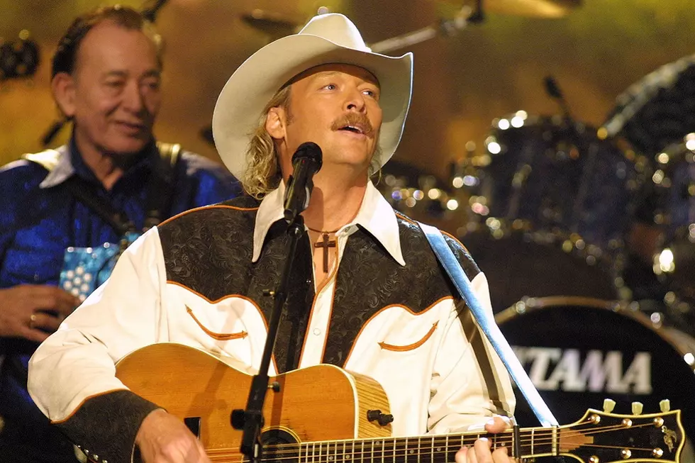 30 Years Ago: Alan Jackson’s ‘Don’t Rock the Jukebox’ Goes Double Platinum