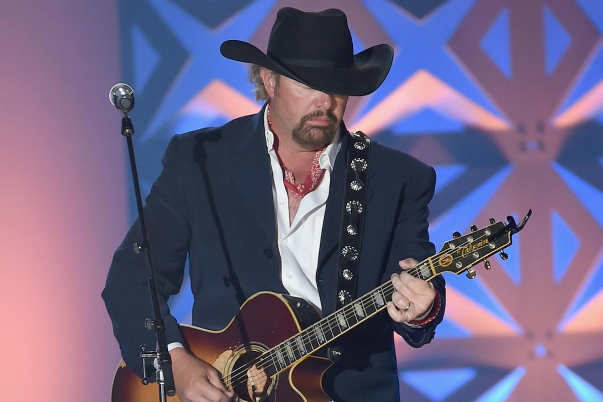 Toby Keith's Emotional Salute to a 93-Year-Old War Veteran