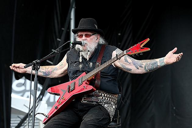 David Allan Coe&#8217;s Guitarist Says the Singer &#8216;Did Not Have a Stroke,&#8217; Will Be Back on the Road Soon