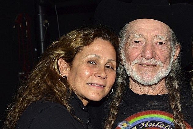 Willie Nelson + Annie D'Angelo -- Country's Greatest Love Stories