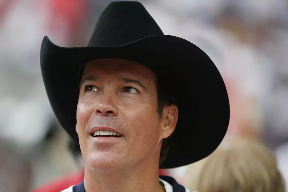 Clay Walker Releases New Single, 'Right Now' [LISTEN]