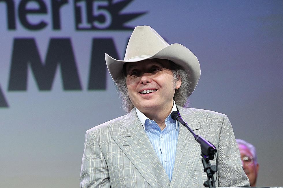 Dwight Yoakam to Co-Produce New Fox Sitcom