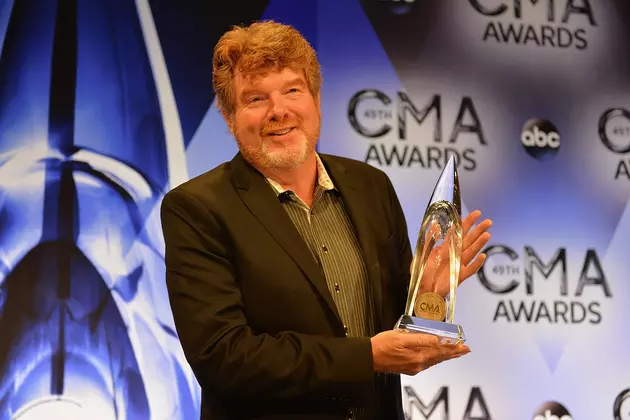 Mac McAnally Wins 10th Musician of the Year Award at the 2015 CMA Awards