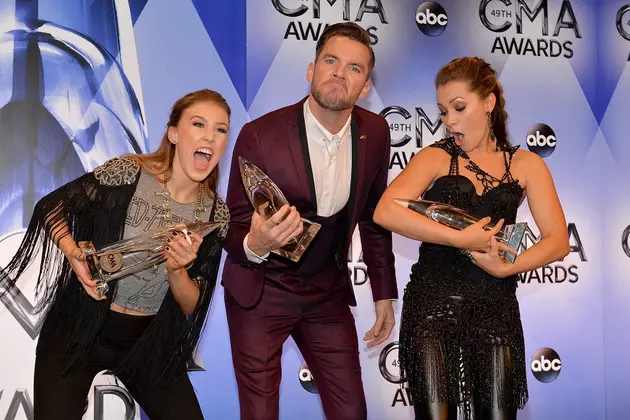 Maddie &#038; Tae Say 2015 CMA Awards Music Video of the Year Win Is &#8216;Unbelievable&#8217;