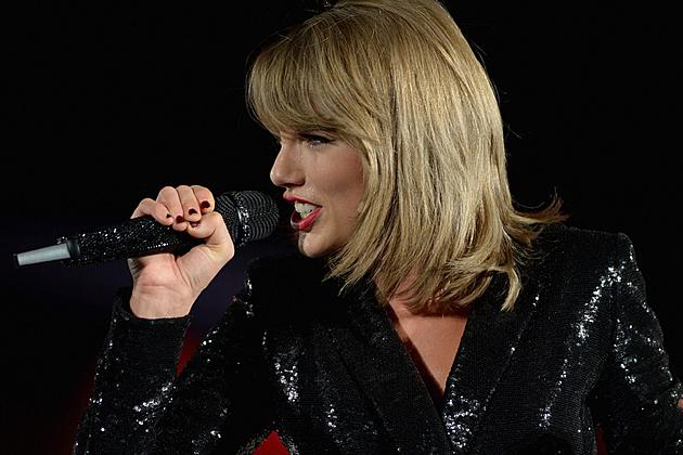 Taylor Swift&#8217;s &#8216;1989&#8217; Becomes Fifth Album to Spend First Year in Billboard 200 Top 10