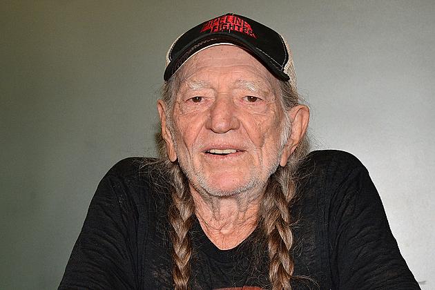Willie Nelson Reveals Recent Stem Cell Operation