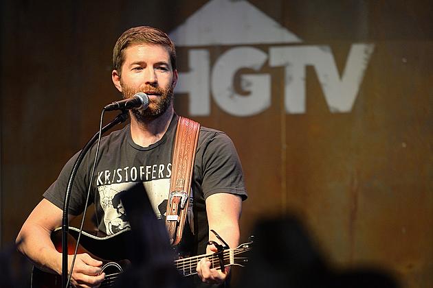 Josh Turner Mourns Loss of Fan Club Founder, Former Truck Driver