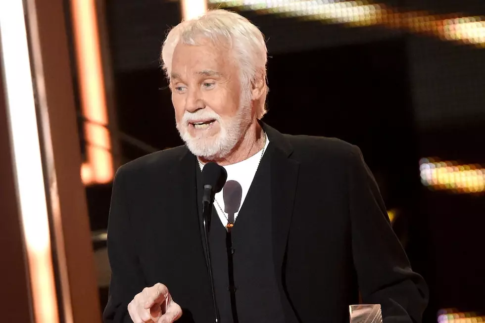 Kenny Rogers: ‘Winter Wonderland’ ‘Really Will Put You in the Christmas Spirit’