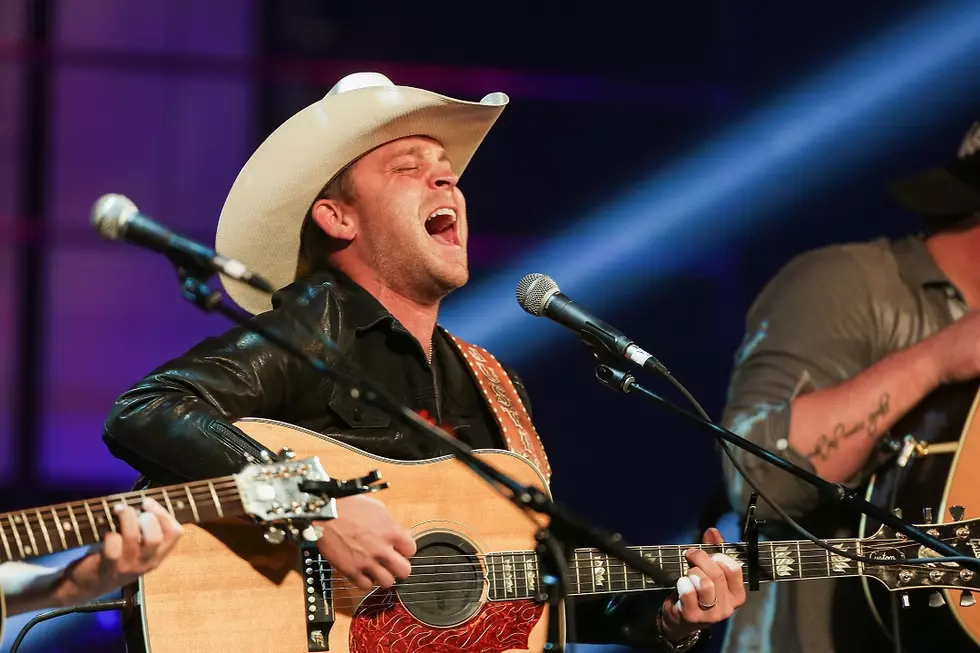 Justin Moore Drawn to Irony, Melody of ‘You Look Like I Need a Drink’