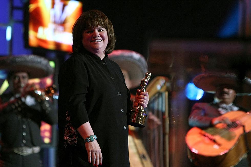 Linda Ronstadt Earns Recording Academy Lifetime Achievement Award