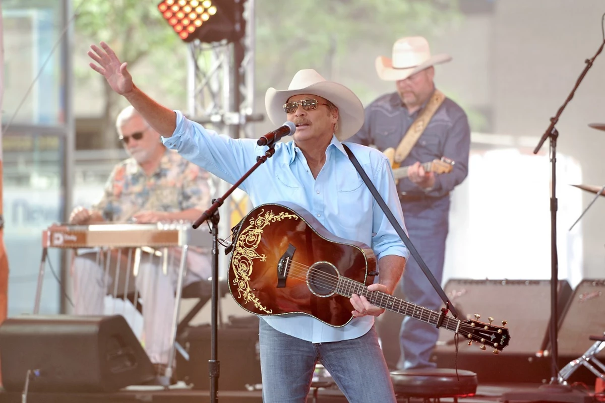 Alan Jackson Extends Keepin' It Country Tour With 2016 Dates