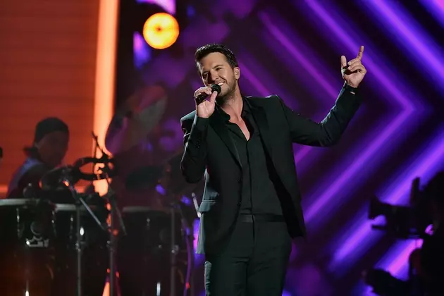 Luke Bryan Earns Platinum With &#8216;Kill the Lights&#8217;