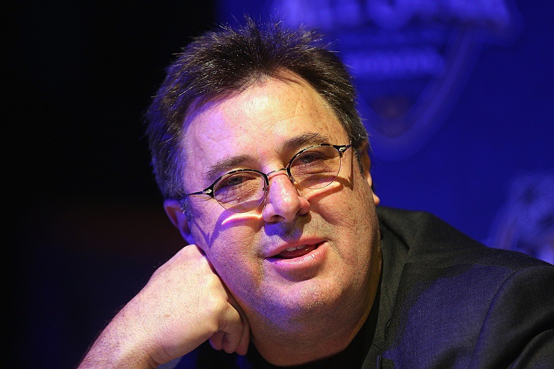 Vince Gill sings "Sad One Comin' On" at CRS
