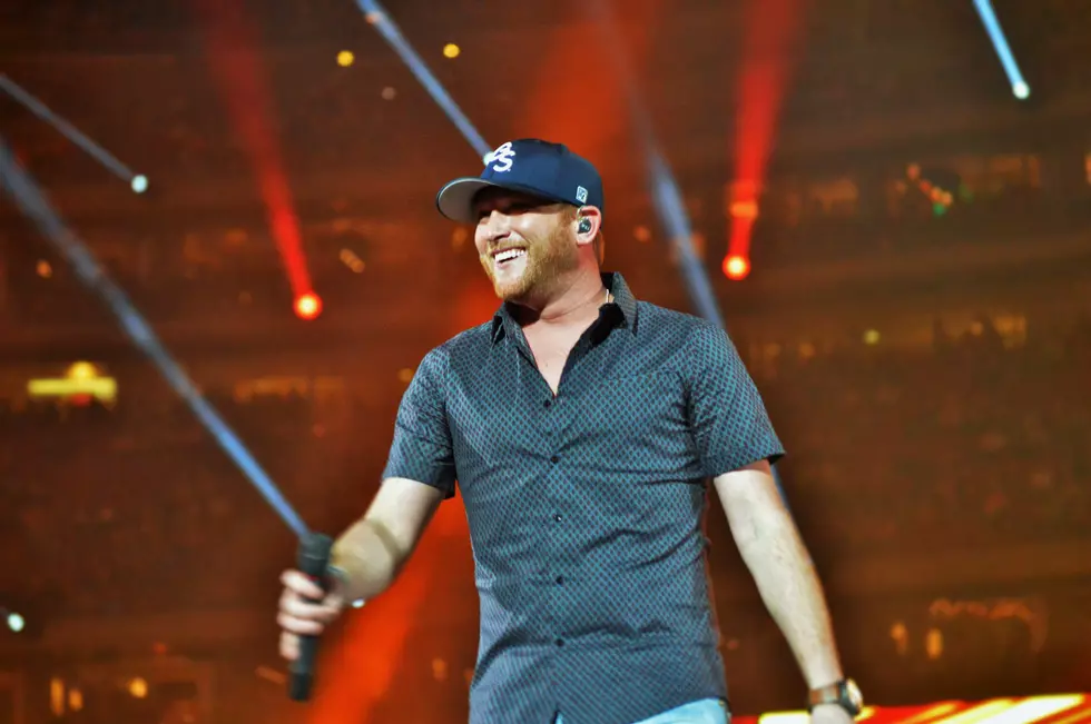 Review: Cole Swindell Moves His Audience During Houston Rodeo Debut [PICTURES]