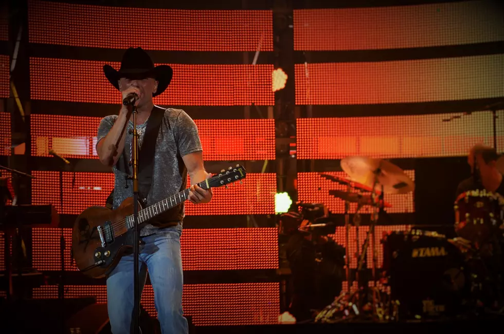 Review: Kenny Chesney Spreads the Love at RodeoHouston 2016 [PICTURES]