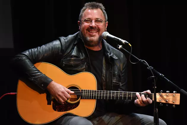 Vince Gill to Receive Nashville&#8217;s Top Hospitality Industry Award