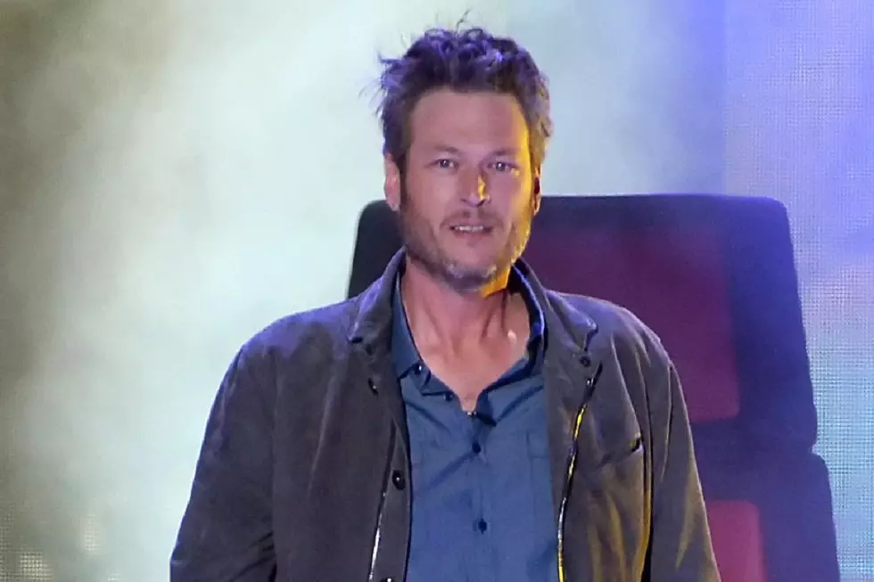 Review: Blake Shelton Charms Concert Crowd With Hits, Charisma