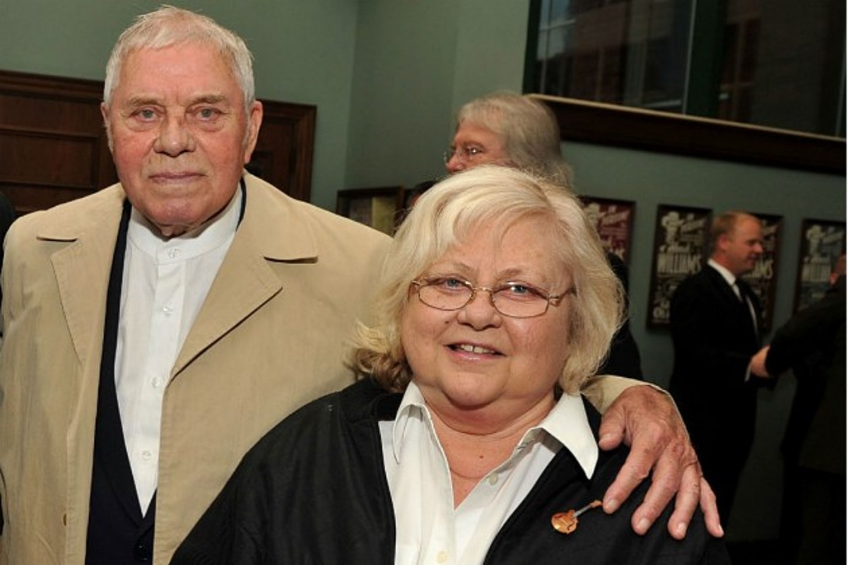 Tom T. + Dixie Hall -- Country's Greatest Love Stories