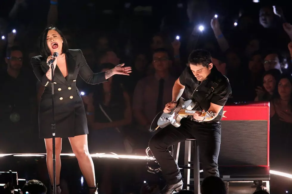 Brad Paisley Teams Up With Demi Lovato at 2016 iHeartRadio Music Awards [WATCH]