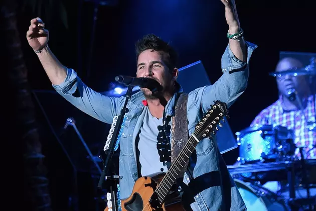 Jake Owen&#8217;s Waffle House Order: Waffles, Grits and the Works