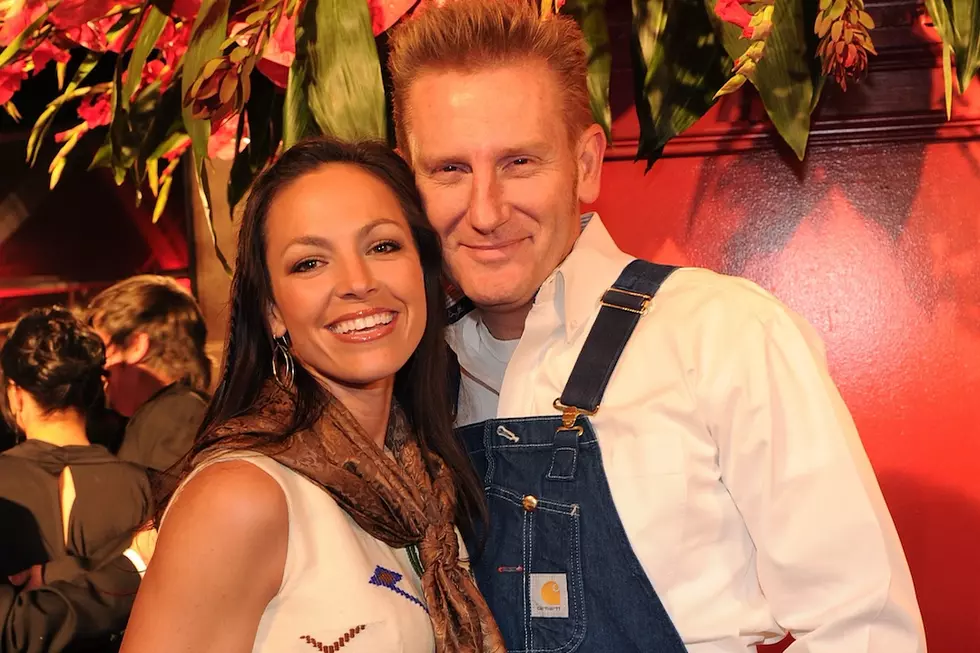 Joey Feek Sweetly Honored at 2016 ACM Awards