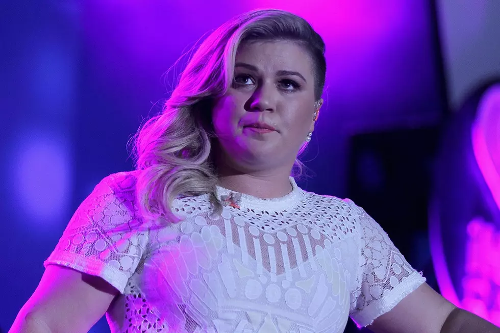 Kelly Clarkson Sings Medley of Hits During ‘American Idol’ Series Finale [WATCH]