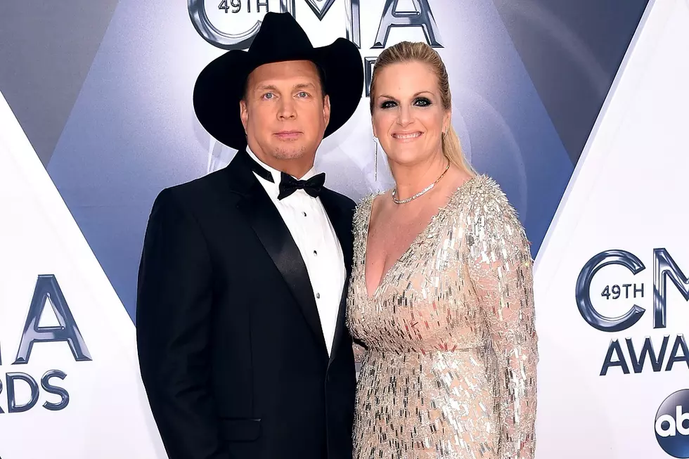 Watch Garth Brooks and Trisha Yearwood Lead a &#8216;Purple Rain&#8217; Sing-a-long