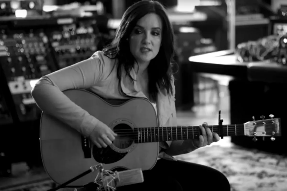 Brandy Clark Performs Acoustic Version of 'Three Kids No Husband'