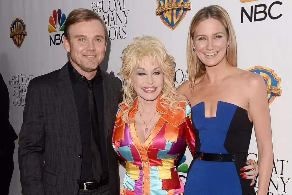 Dolly Parton: ‘Christmas of Many Colors’ TV Movie Is ‘Very Emotional’