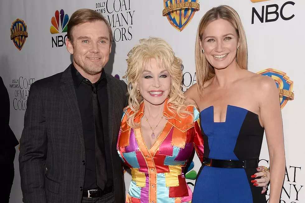 Dolly Parton Shares ‘Christmas of Many Colors’ Premiere Date