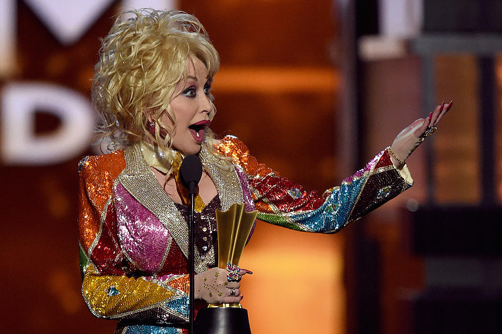 Dolly Parton Rallies Behind Hillary Clinton: ‘I’ll Certainly Be Behind Her’
