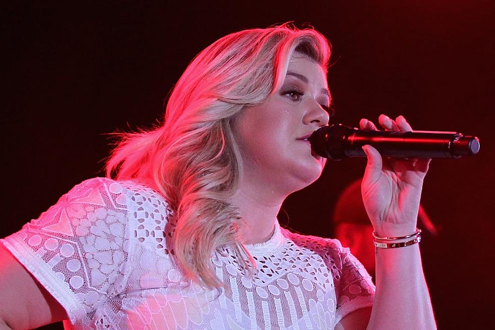 Kelly Clarkson Signs With Atlantic Records, Planning ‘Soulful’ Album for 2017