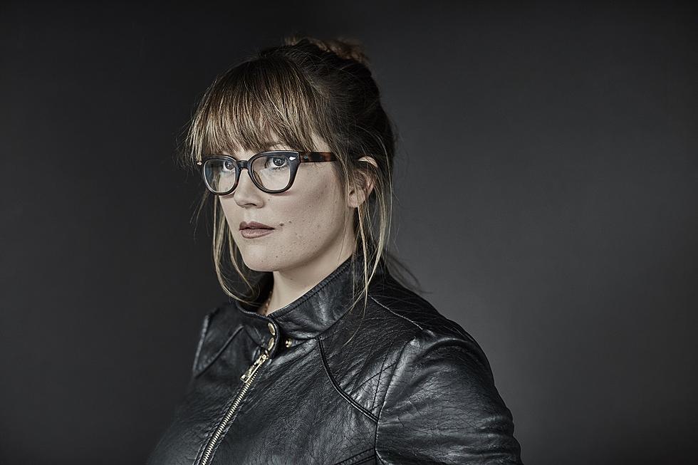 Interview: Sara Watkins Shakes Off Complacency With ‘Young in All the Wrong Ways’