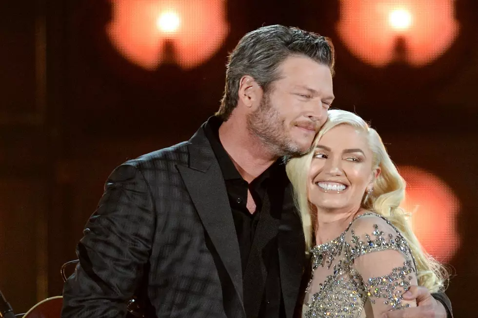 Gwen Stefani Teases ‘You Make It Feel Like Christmas’ Featuring Blake Shelton