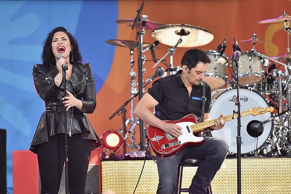 Brad Paisley Joins Demi Lovato, Nick Jonas Onstage [WATCH]