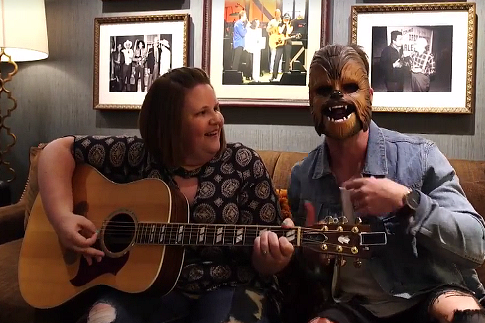 ‘Chewbacca Mom’ Candace Payne Hangs at the Grand Ole Opry With Dylan Scott [WATCH]