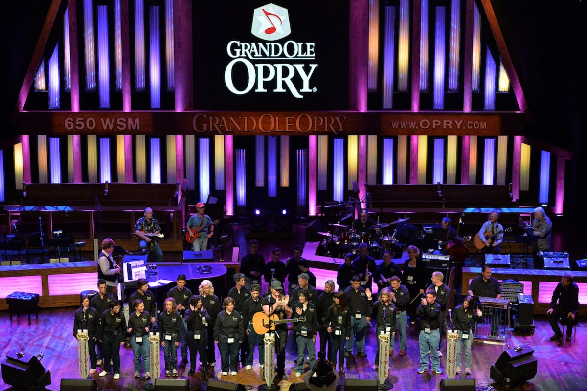 5 Grand Ole Opry Performances That'll Make You Sob