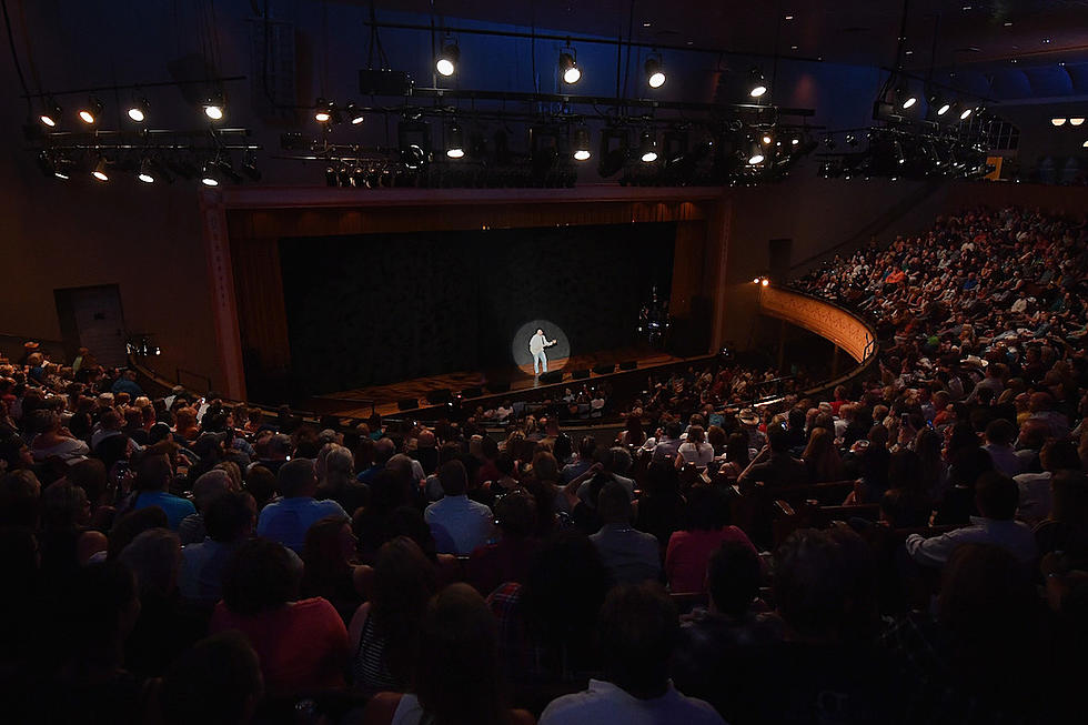 Review: Garth Brooks Tries Not to &#8216;Bawl Like a Baby&#8217; at First Ryman Show