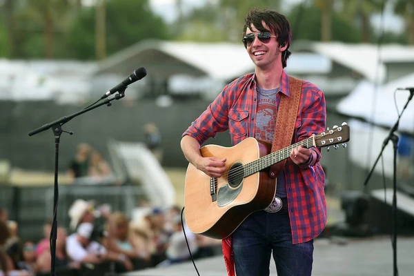 Mo Pitney's Playlist Is Full of the Classics [LISTEN]