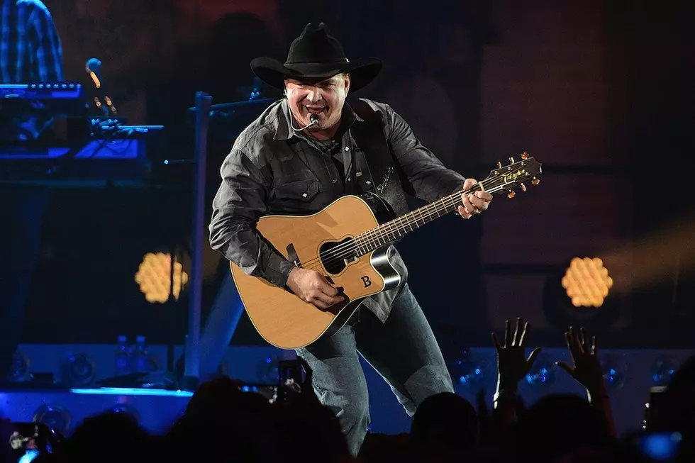 Country Music Memories: Garth's 'Ropin' the Wind' Goes Diamond