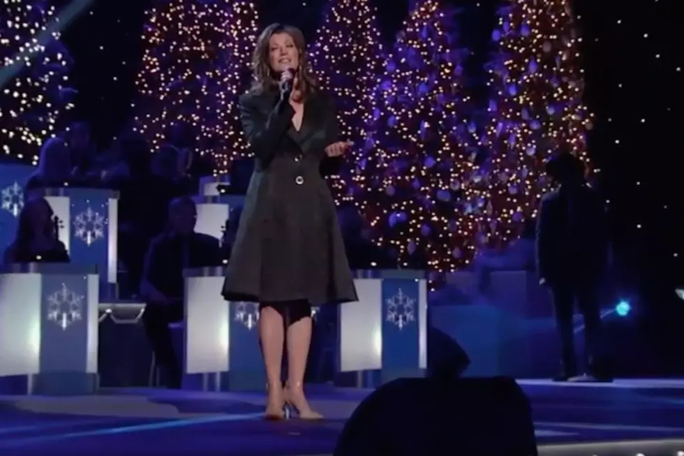 Amy Grant Bring &#8216;Tennessee Christmas&#8217; to 2016 &#8216;CMA Country Christmas&#8217; [WATCH]