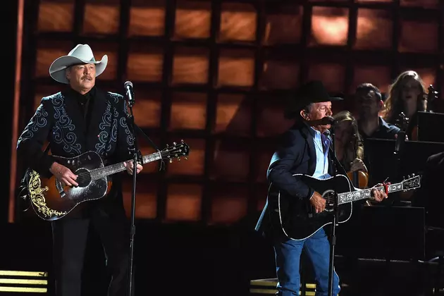 Country Legends Alan Jackson and George Strait Share the Stage During 2016 CMA Awards