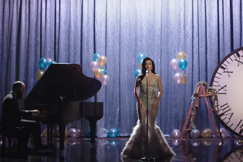 Kacey Musgraves Reveals Glitzy ‘What Are You Doing New Year’s Eve?’ Music Video