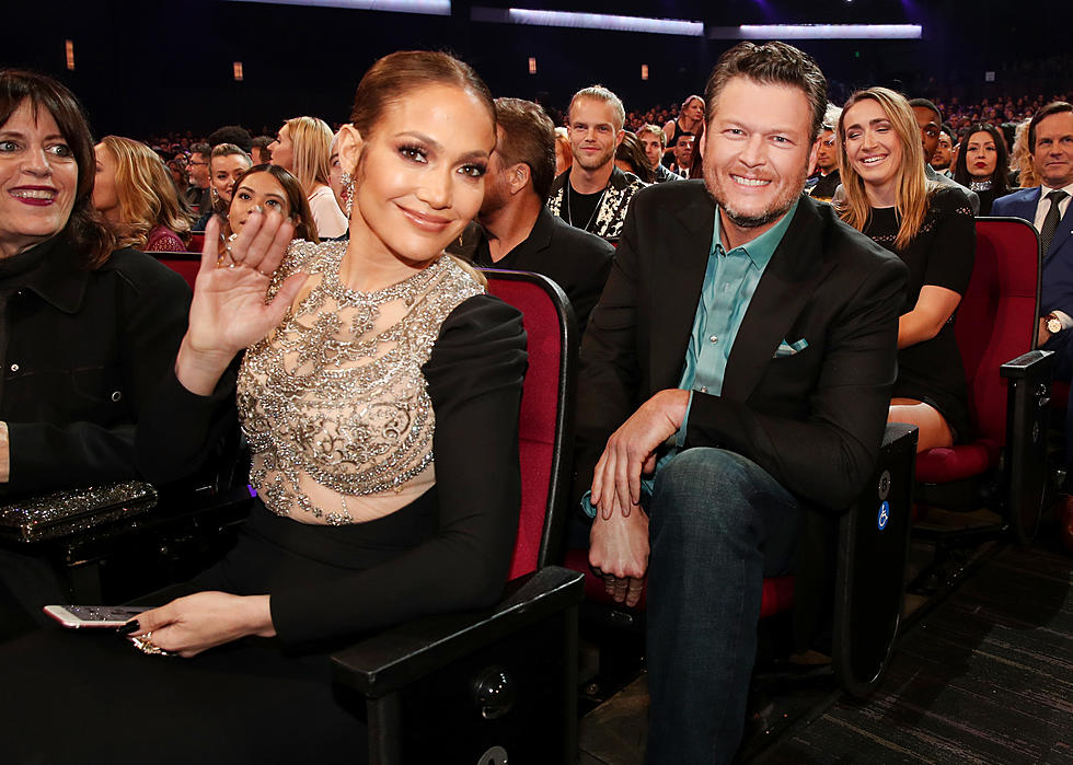 Country Stars Strut Their Stuff at the 2017 People’s Choice Awards [PICTURES]