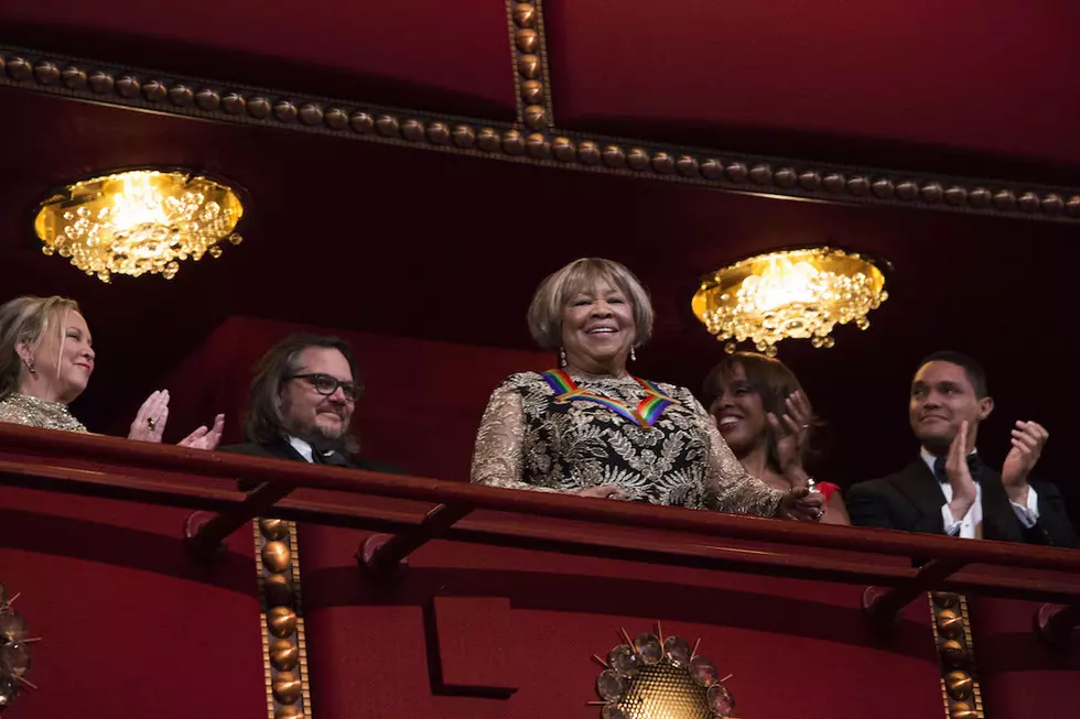 Bonnie Raitt Helps Pay Tribute to Mavis Staples at Kennedy Center Honors [WATCH]