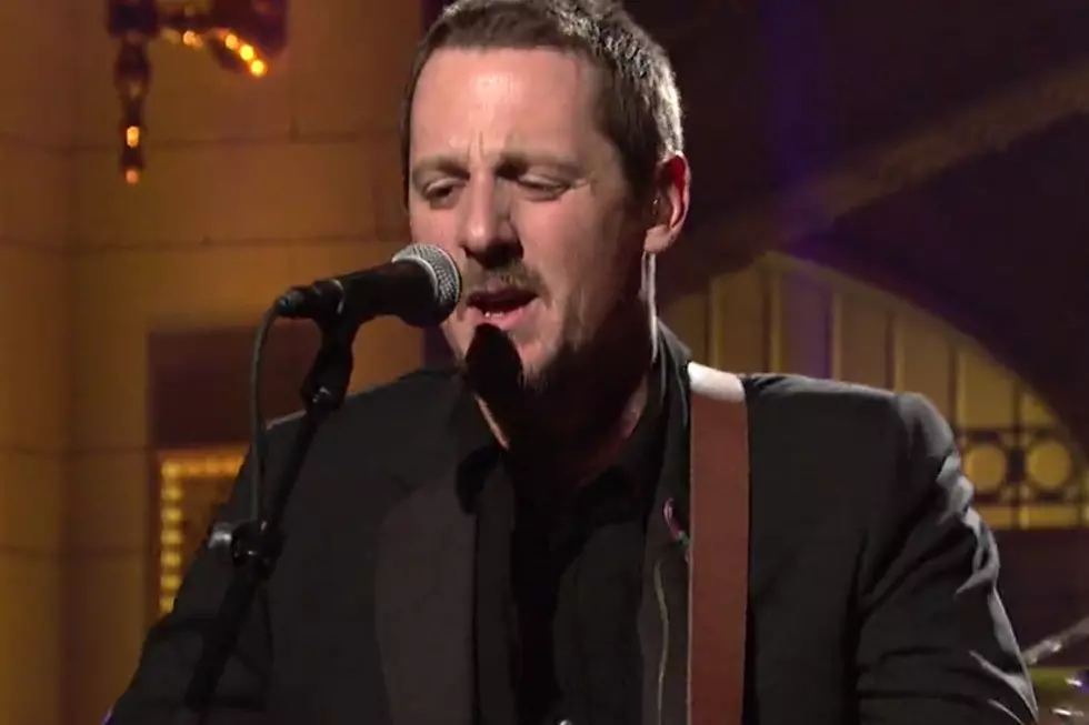 Sturgill Simpson shreds on 'SNL'