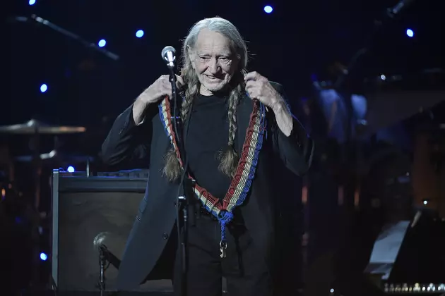 Despite Rumors, Willie Nelson&#8217;s Publicist Says He&#8217;s &#8216;Perfectly Fine&#8217;