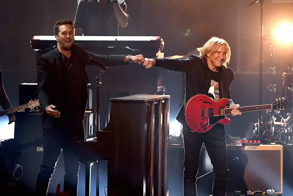 Dierks Bentley, Luke Bryan, Joe Walsh Begin 2017 ACMs With Chuck Berry Tribute