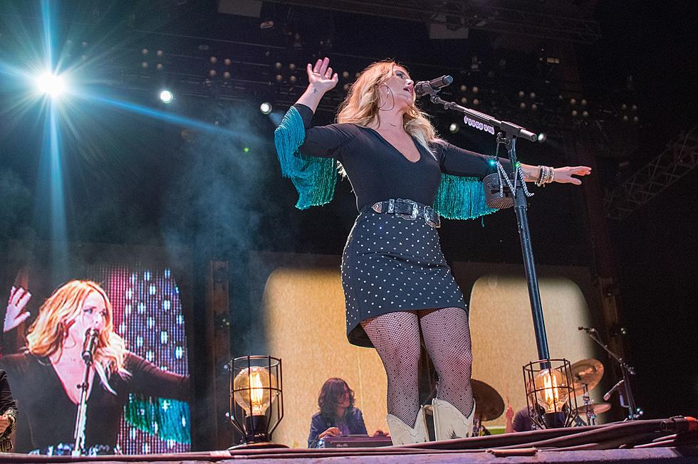 Review: Miranda Lambert Stuns at 2017 Off the Rails Festival [PICTURES]