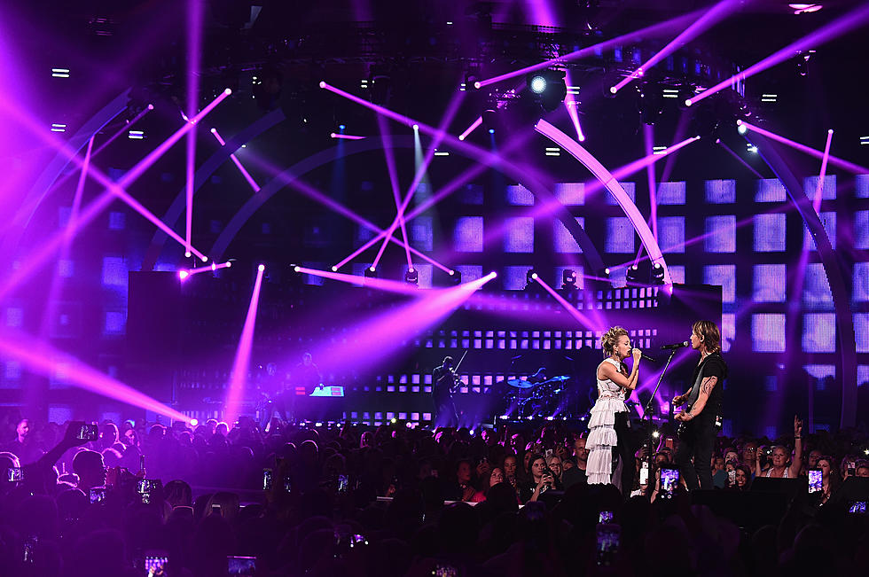 Keith Urban, Carrie Underwood Stun With &#8216;The Fighter&#8217; at CMT Music Awards [WATCH]